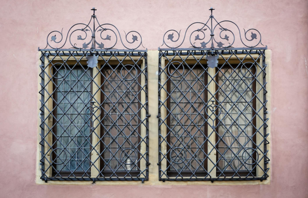  Window with a pin lock installed