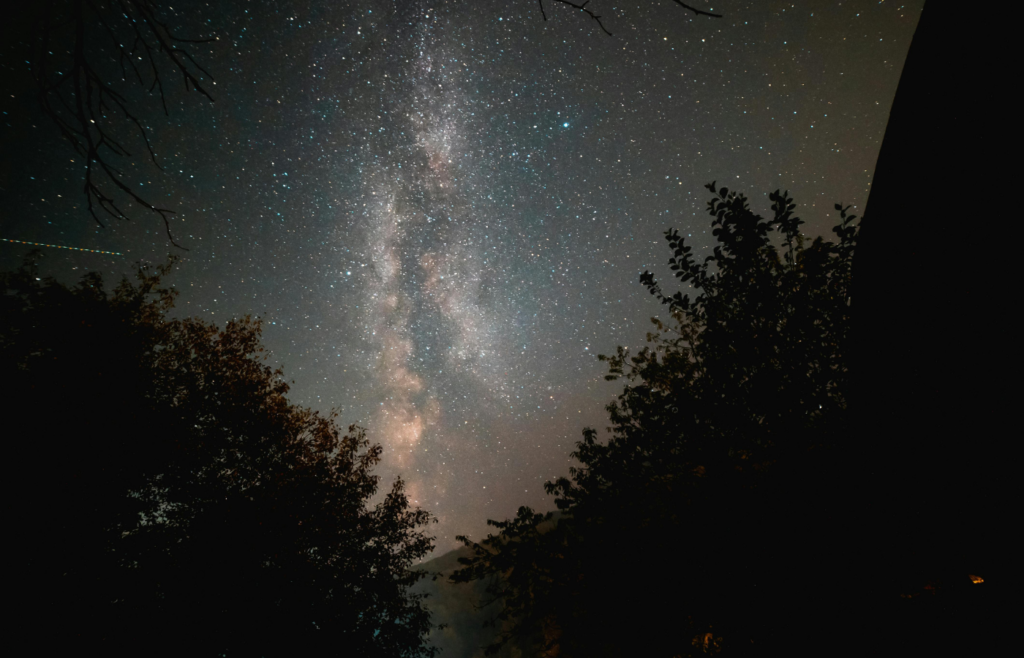 A scenic display of stellar structure in the night sky