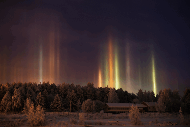 light pillars from low level ice crystals